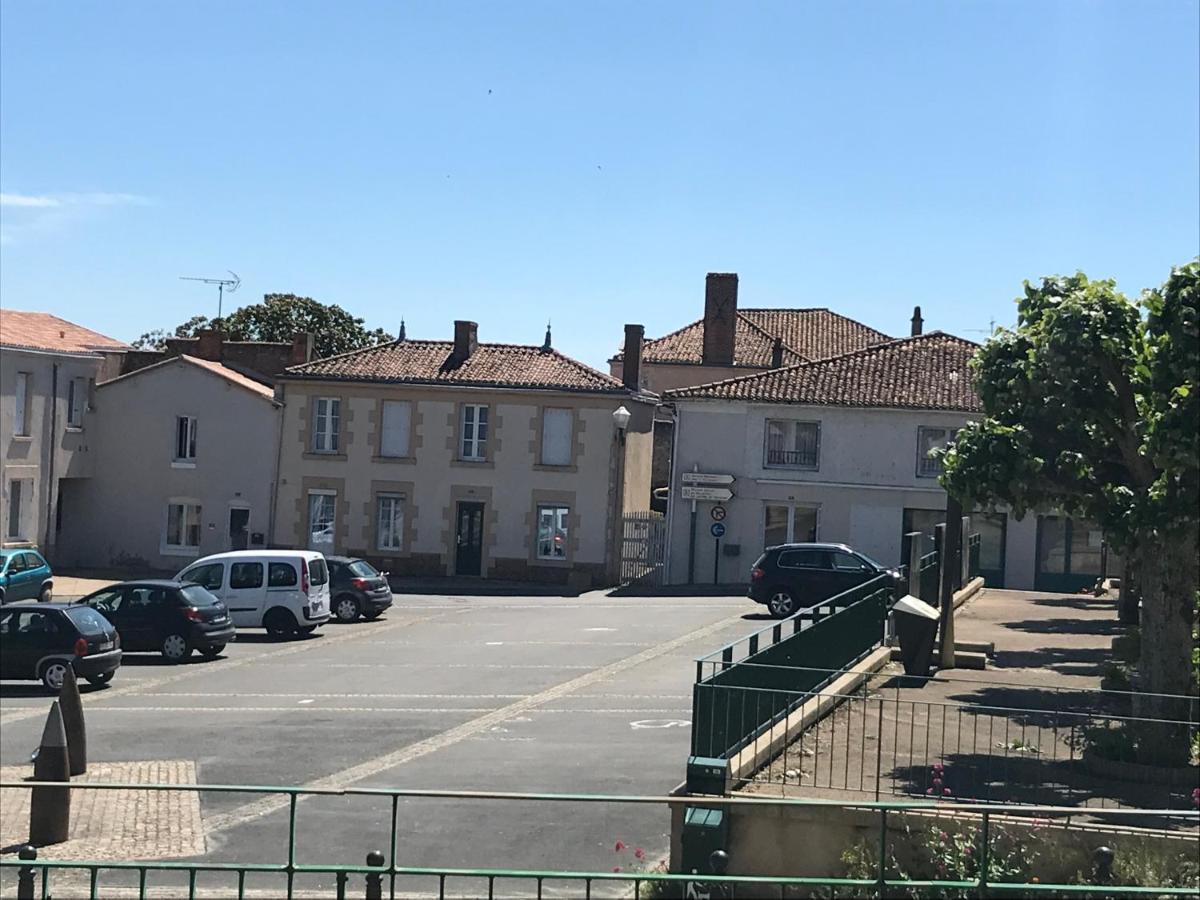 Place Au Repos Lägenhet Mouilleron-en-Pareds Exteriör bild